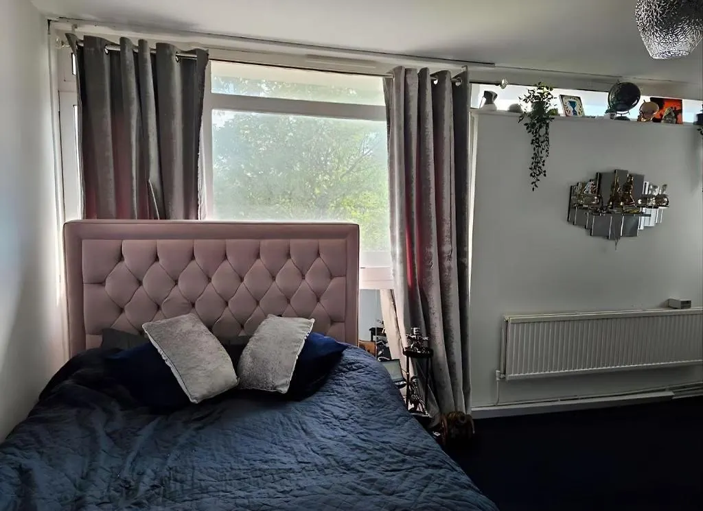 Double Room In Shared Apartment With Great Transport Links To Central London United Kingdom