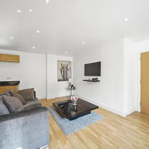 Marlex Modern 1 Bed Bridge Tower Bridge Apartment