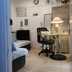 Marahanata Jadwin 1 Beautiful 1 Bed Flat Apartment