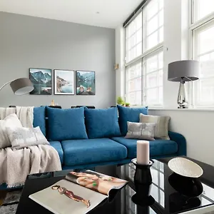 Modern And Spacious 3 Bed Next To The Shard Apartment