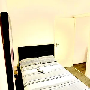 One Bed Flat In Central Appartamento